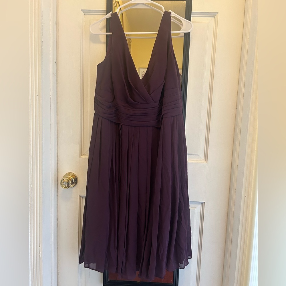 Elegant Eggplant Purple Sleeveless Bridesmaid/ Cocktail Dress